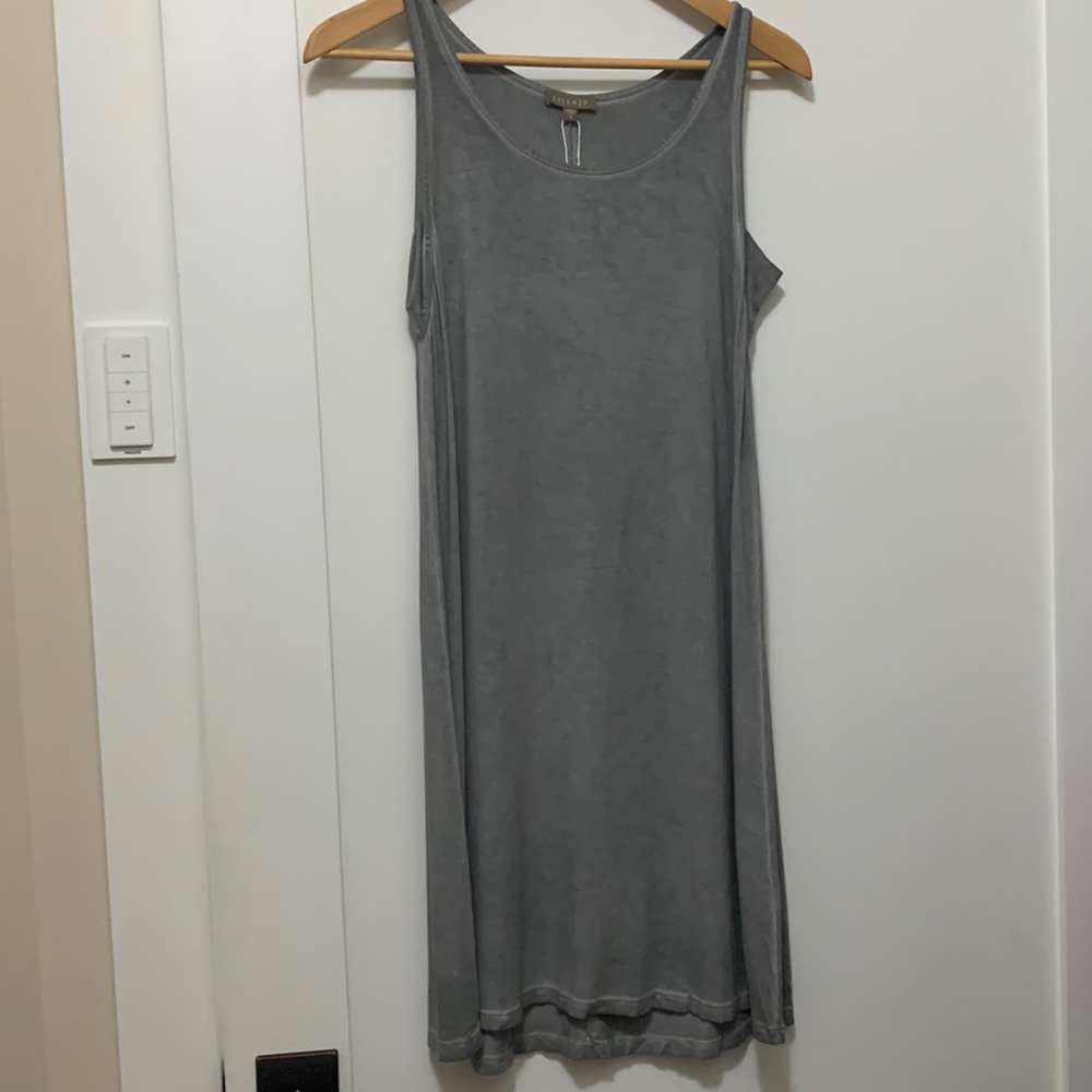 NWT Silvery gray Flowy mini dress